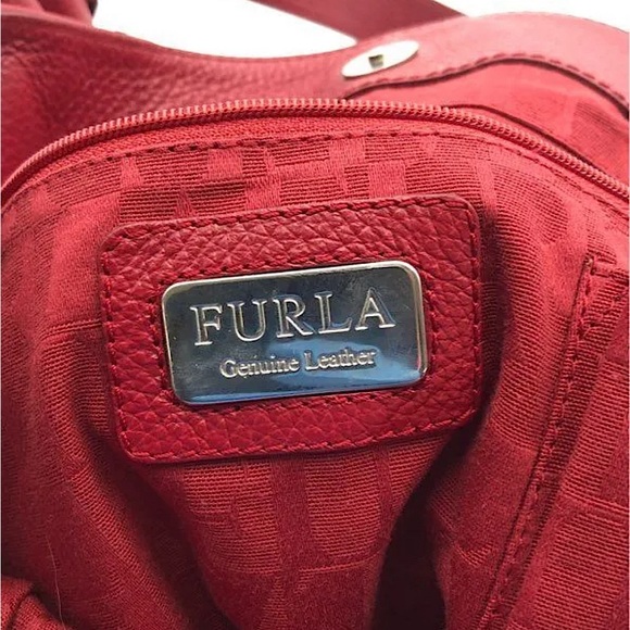 Furla Blood Red Vintage Carmen Leather Shoulder Bag Purse 🌺🌺 - Picture 7 of 11